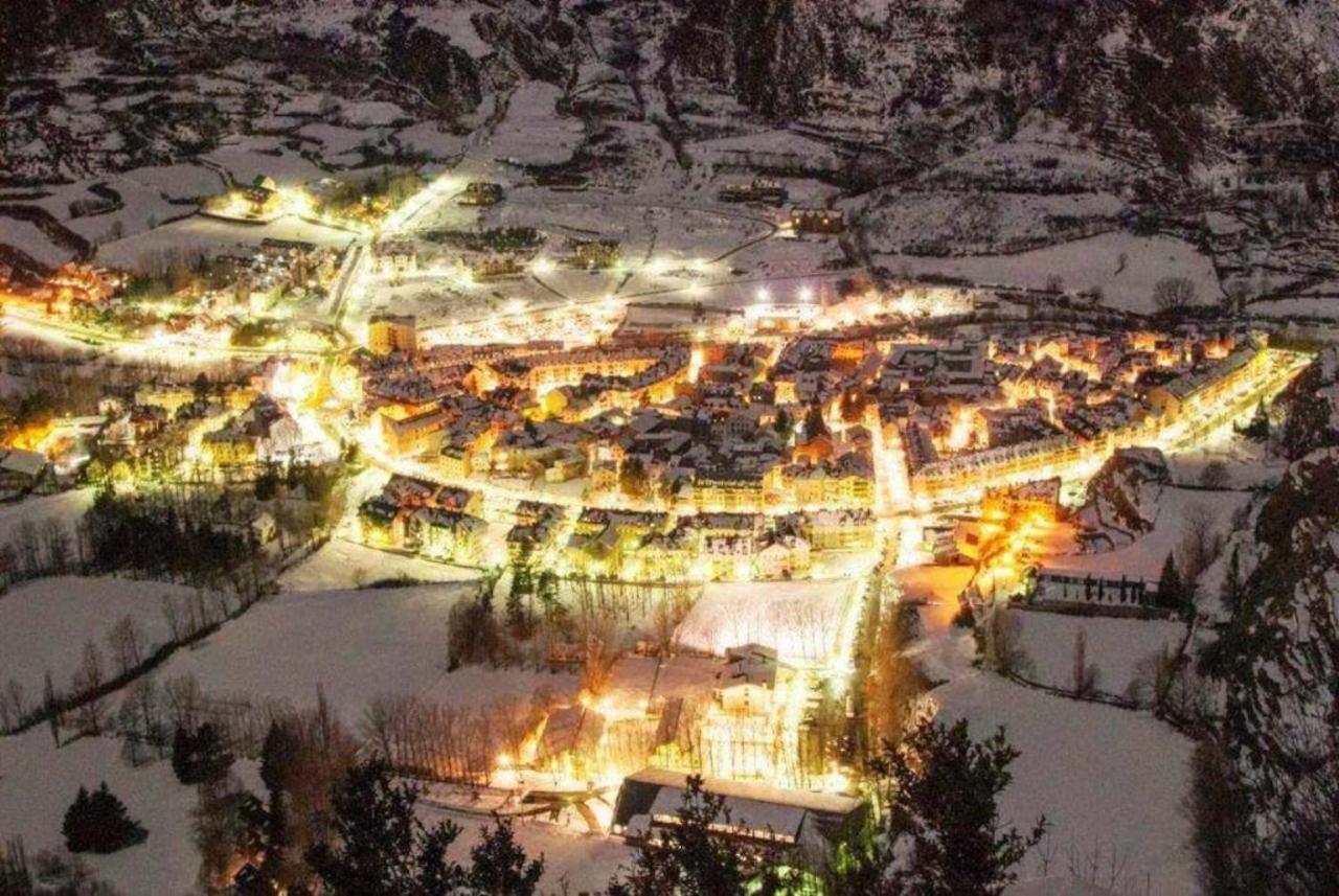 Ballbenas Benasque Exterior foto